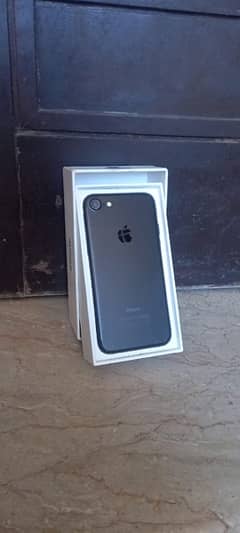 iPhone7 pta approved with box