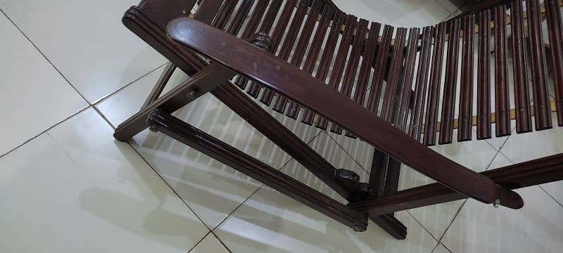 Wooden Relaxing Chair 3