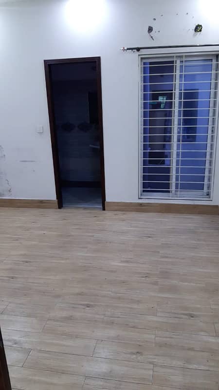 5 MARLA UPPER PORTION AVAILABLE FOR RENT IN MUHAFIZ TOWN PHASE 2 3