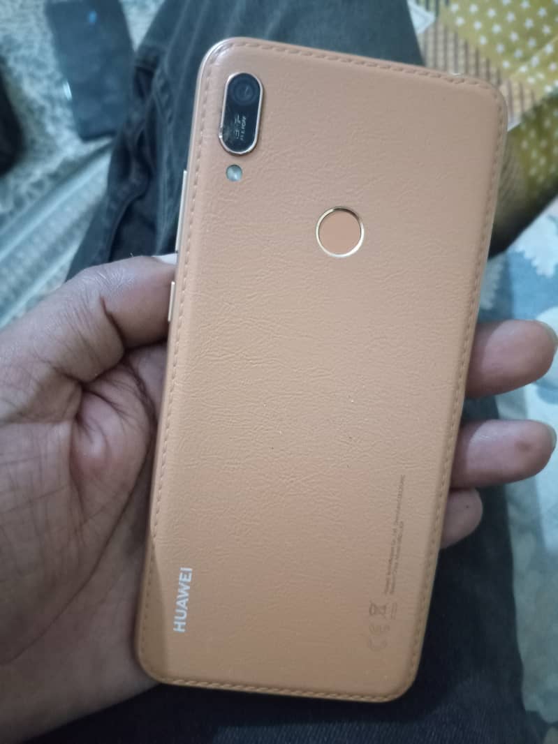 Huawei y6 prime 2019 2gb ram 32 gb rom 8