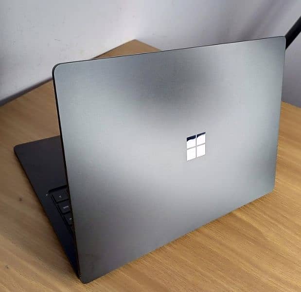 Surface Laptop 3 | i5-10th Gen | 8/256GB | 13.5" 2k Touch Screen 3