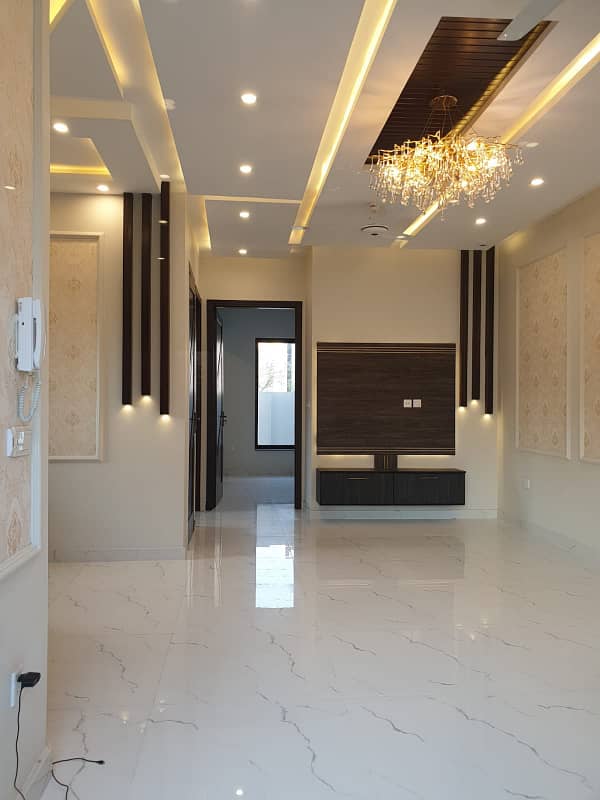 BEAUTIFUL HOUSE BRAND NEW HOT LOCATION FOR RENT IN DHA RAHBER 11 PHASE 2 4