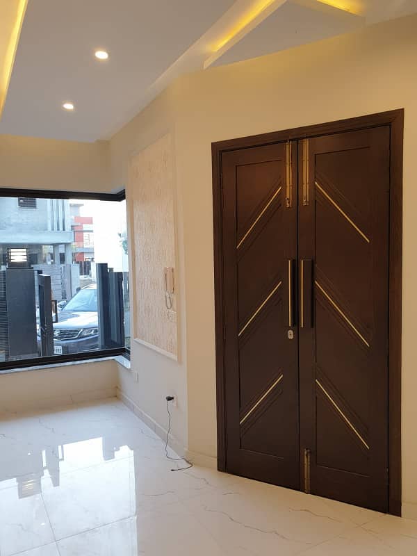 BEAUTIFUL HOUSE BRAND NEW HOT LOCATION FOR RENT IN DHA RAHBER 11 PHASE 2 6