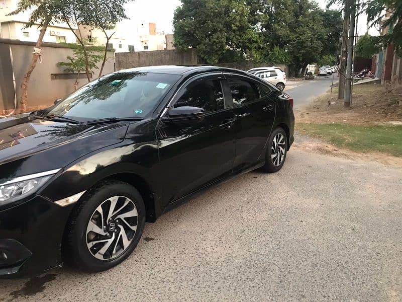 Honda Civic Oriel 2017 6