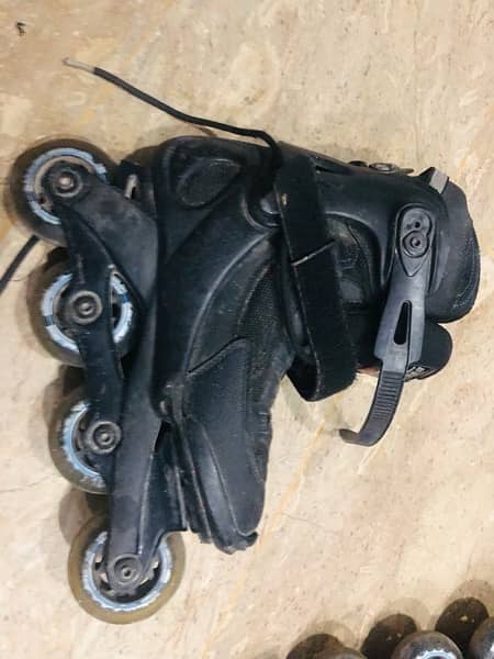 roller blade skates skating shoes in good condition 4