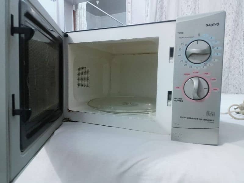 ORIGINAL SANYO OVEN BEST CONDITION 1