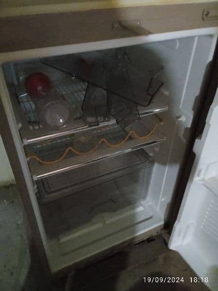 Dawlance fridge 8