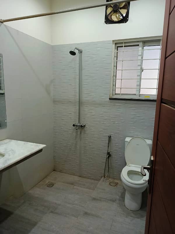 1 KANAL LOWER LOCK PORTION AVAILABLE FOR RENT IN VALANCIA BLOCK G 10