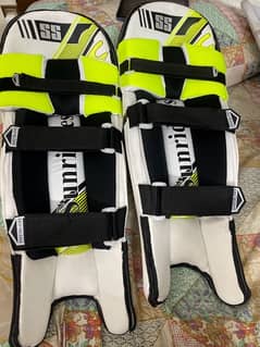 brand new batting pads comfortable and satisfyting product