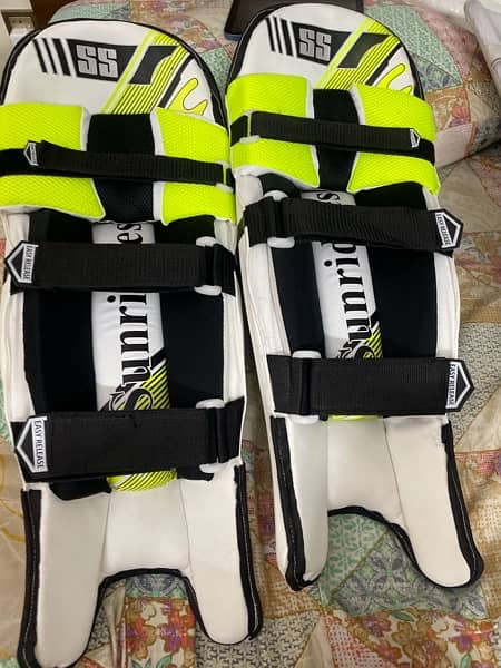 brand new batting pads comfortable and satisfyting product 0