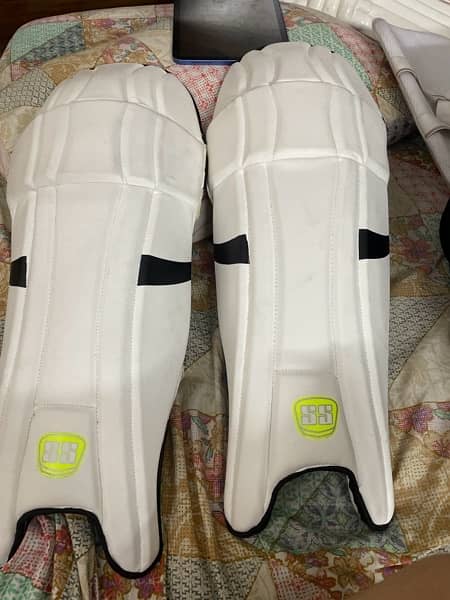 brand new batting pads comfortable and satisfyting product 1