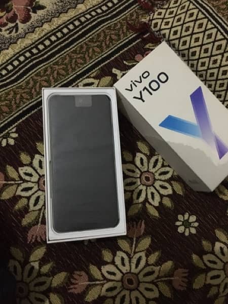 Vivo y100 8/128  Just box open 0