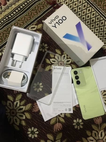 Vivo y100 8/128  Just box open 3