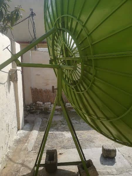 8 feet good condition dish anteena 3