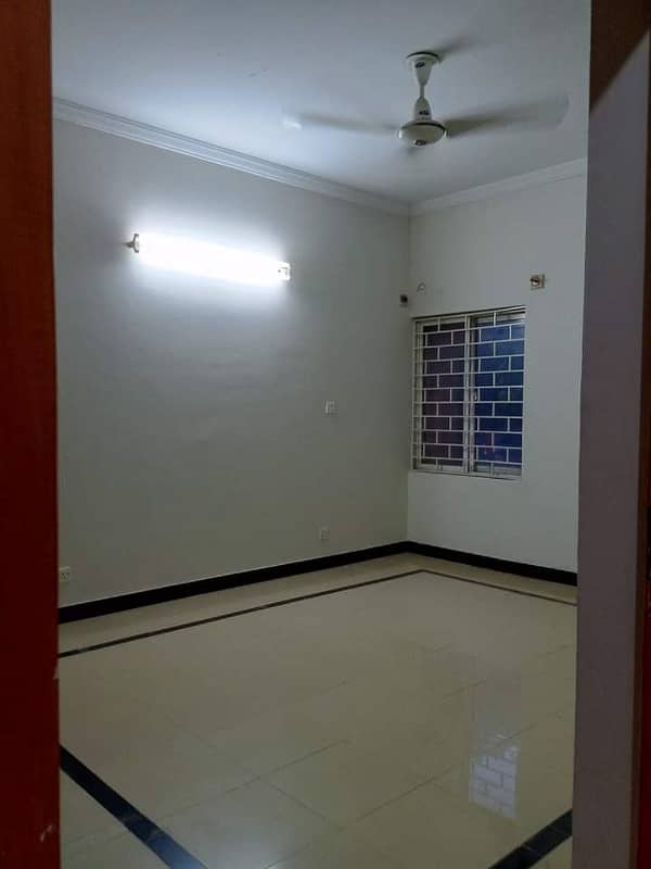 4 Marla Upper Portion Available For Rent In G13 1