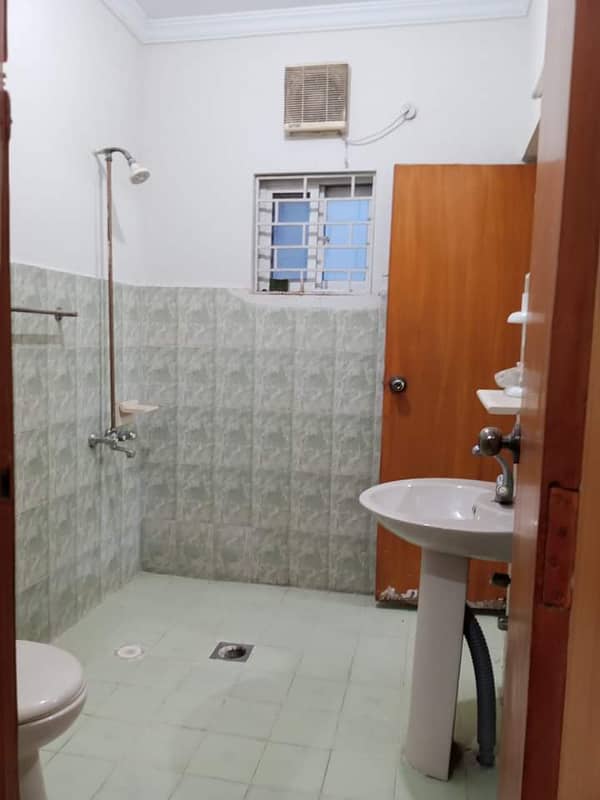 4 Marla Upper Portion Available For Rent In G13 6