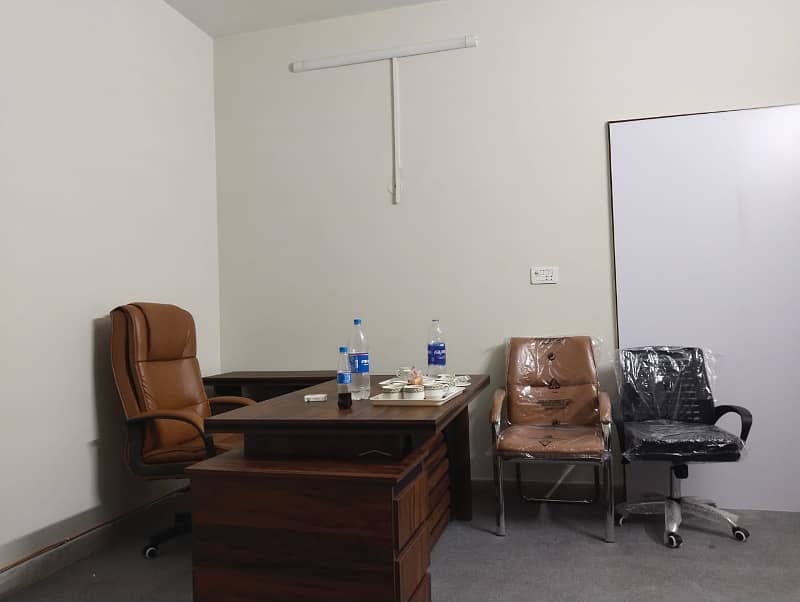 furnished office for rent in Gulberg main Bluevard 0