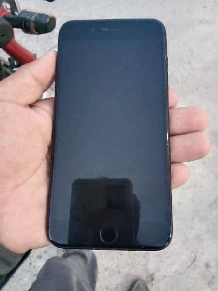 Iphone 7 plus 32 GB Used 79 health good condition only mobile 5