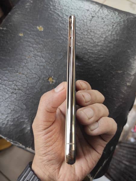 IPHONE XS MAX 64GB PTA APPROVED GOLD 3