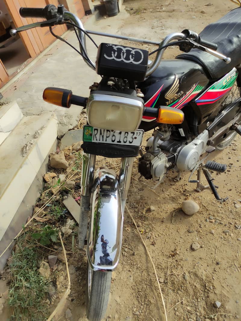 urgent sell honda 2017 model 4