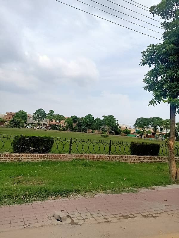 1 Kanal Plot For Sale At Good Location 1