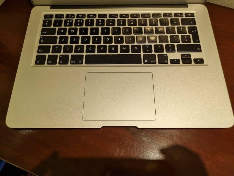 Apple Macbook Air 2017 Excellent condition 1