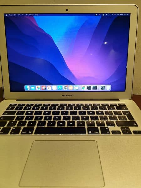 Apple Macbook Air 2017 Excellent condition 2