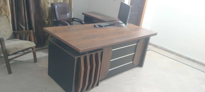 Executive Table / Office Table Like New 3