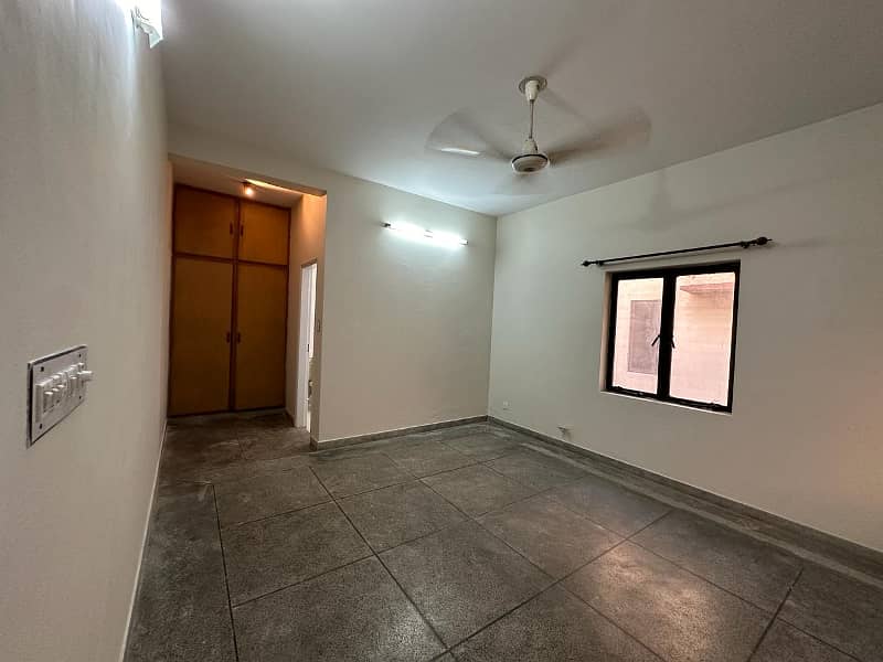 10- Marla 03- Bedrooms Available for RENT in Askari-9, Lahore Cantt 7