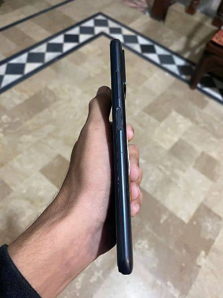 poco m3pro5g. . . . . 10 by 10 good condition. . . . . urgent sale 1