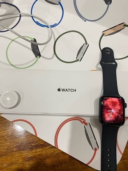 apple watch SE brand new 44mm GPS 5