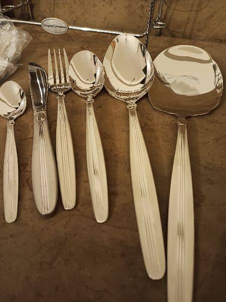 new good quality branded cutlery 26 pieces set. 6