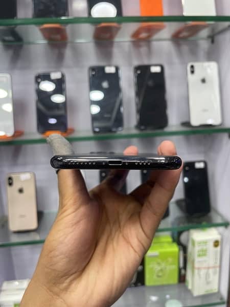 iPhone 11 Pro Max factory unlock 256 GB 3