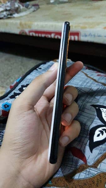 Google pixel 3 4-128. . without any issues 4