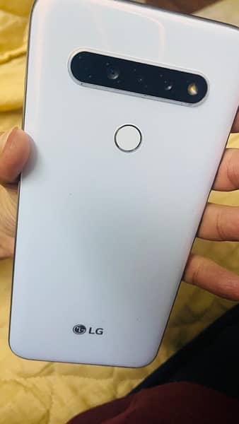 LG Q61 1