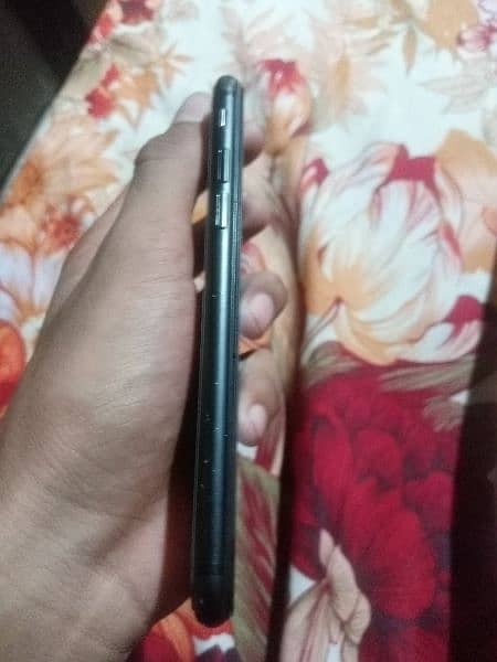 IP 7 32gb non pta 10/9 condition 2