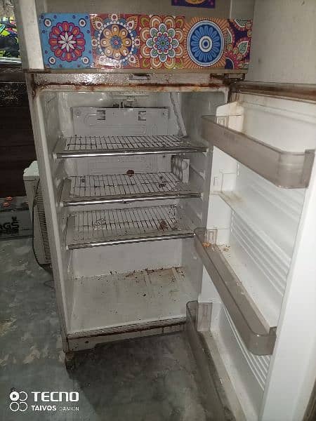 Dawlance refrigerator house used 3