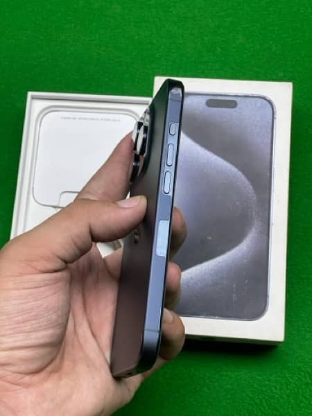 Iphone 15 Pro blue titanium (JV) 7