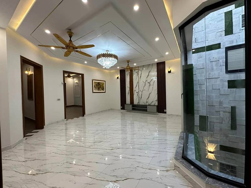 3 YEARS INSTALLMENT PLAN LUXURY HOUSE PARK VIEW LAHORE FOR SALE 11