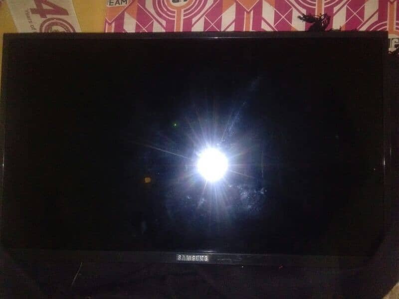 Samsung LCD TV 32 inch 0