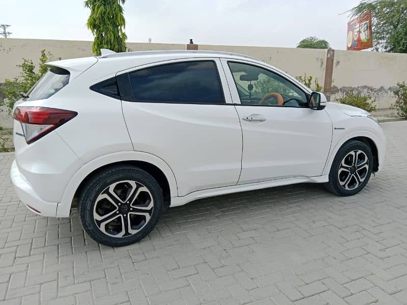 Honda Vezel 2015 urgent for sale/exchange.  03060326846 2