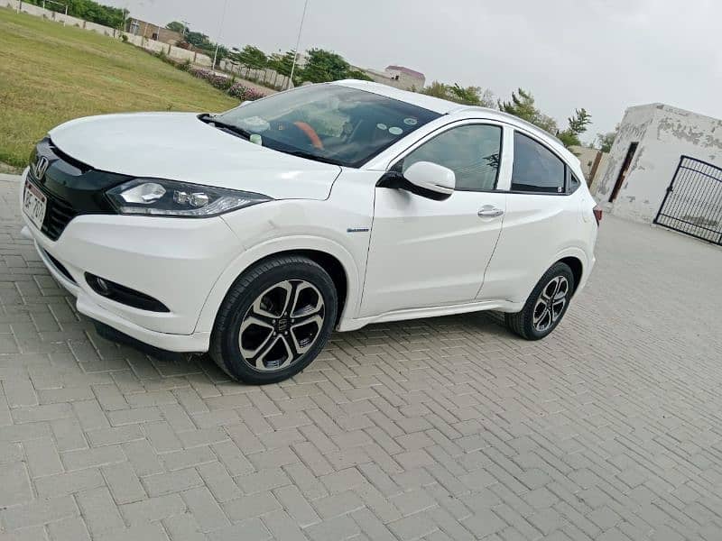 Honda Vezel 2015 urgent for sale/exchange.  03060326846 3