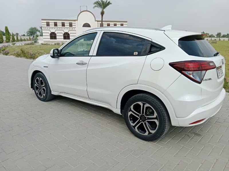 Honda Vezel 2015 urgent for sale/exchange.  03060326846 4