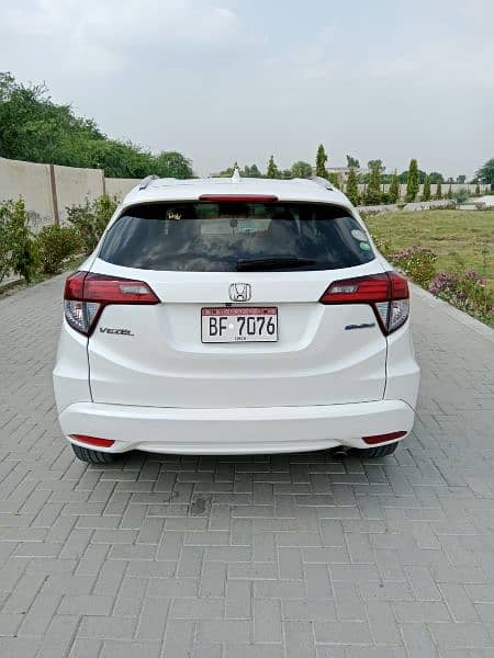 Honda Vezel 2015 urgent for sale/exchange.  03060326846 5