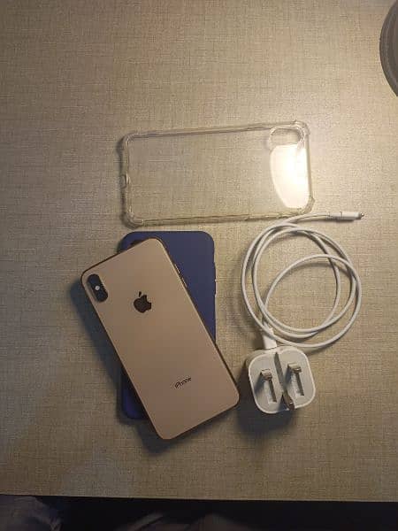 iphone xs max 256 gb factory unlock just like new 1