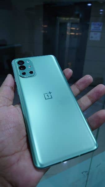 OnePlus 9R 12GB Ram 256GB Storage 3