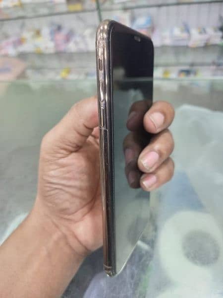 I phone xs max 256gb pta approved 6