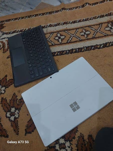 Microsoft surface pro 4 intel m3 core i5 5th generation 8