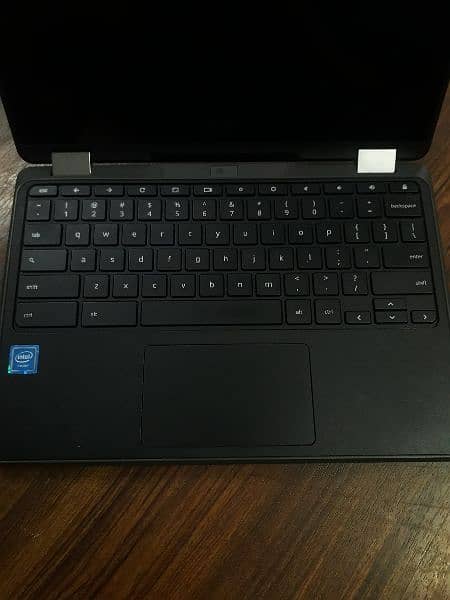 brand new chrome book 4/32 touch screen 1