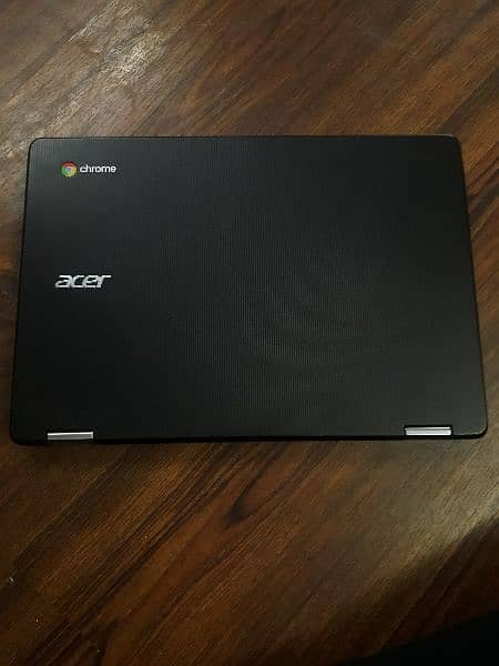 brand new chrome book 4/32 touch screen 11